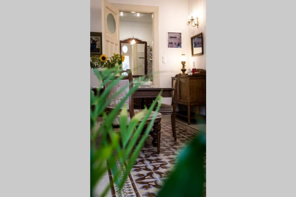 Neoclassical Flat With 2 Bedrooms In Le Pirée Extérieur photo