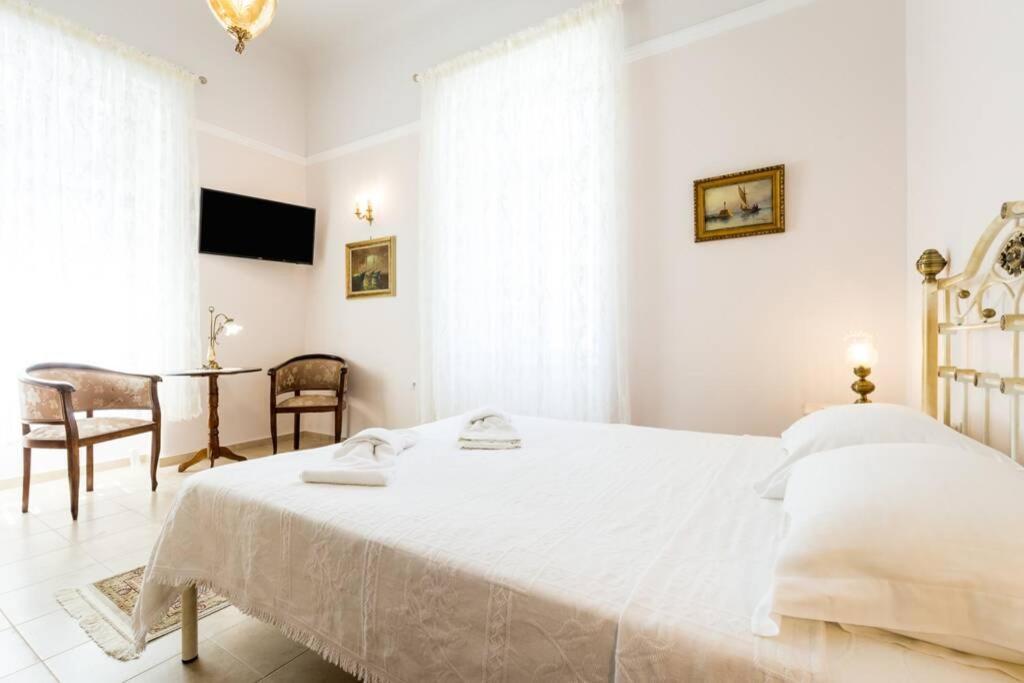 Neoclassical Flat With 2 Bedrooms In Le Pirée Extérieur photo