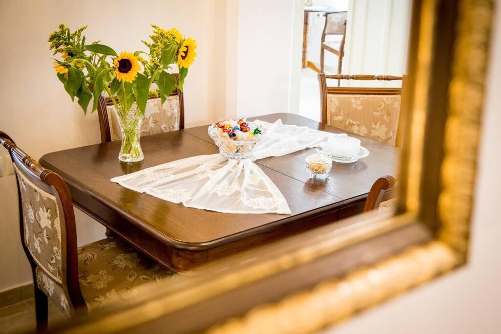 Neoclassical Flat With 2 Bedrooms In Le Pirée Extérieur photo