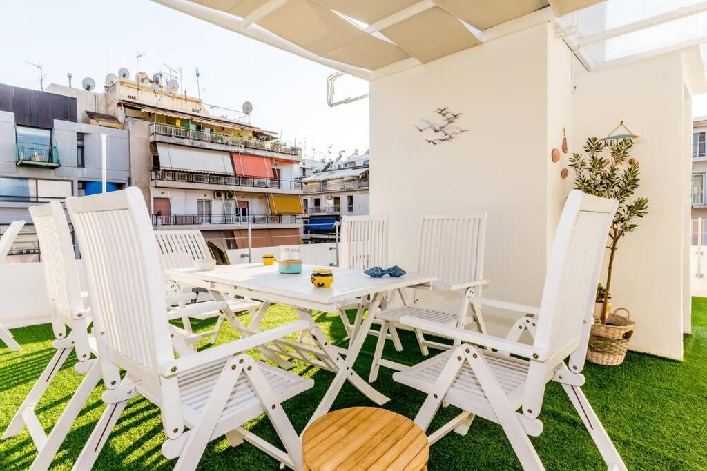 Neoclassical Flat With 2 Bedrooms In Le Pirée Extérieur photo
